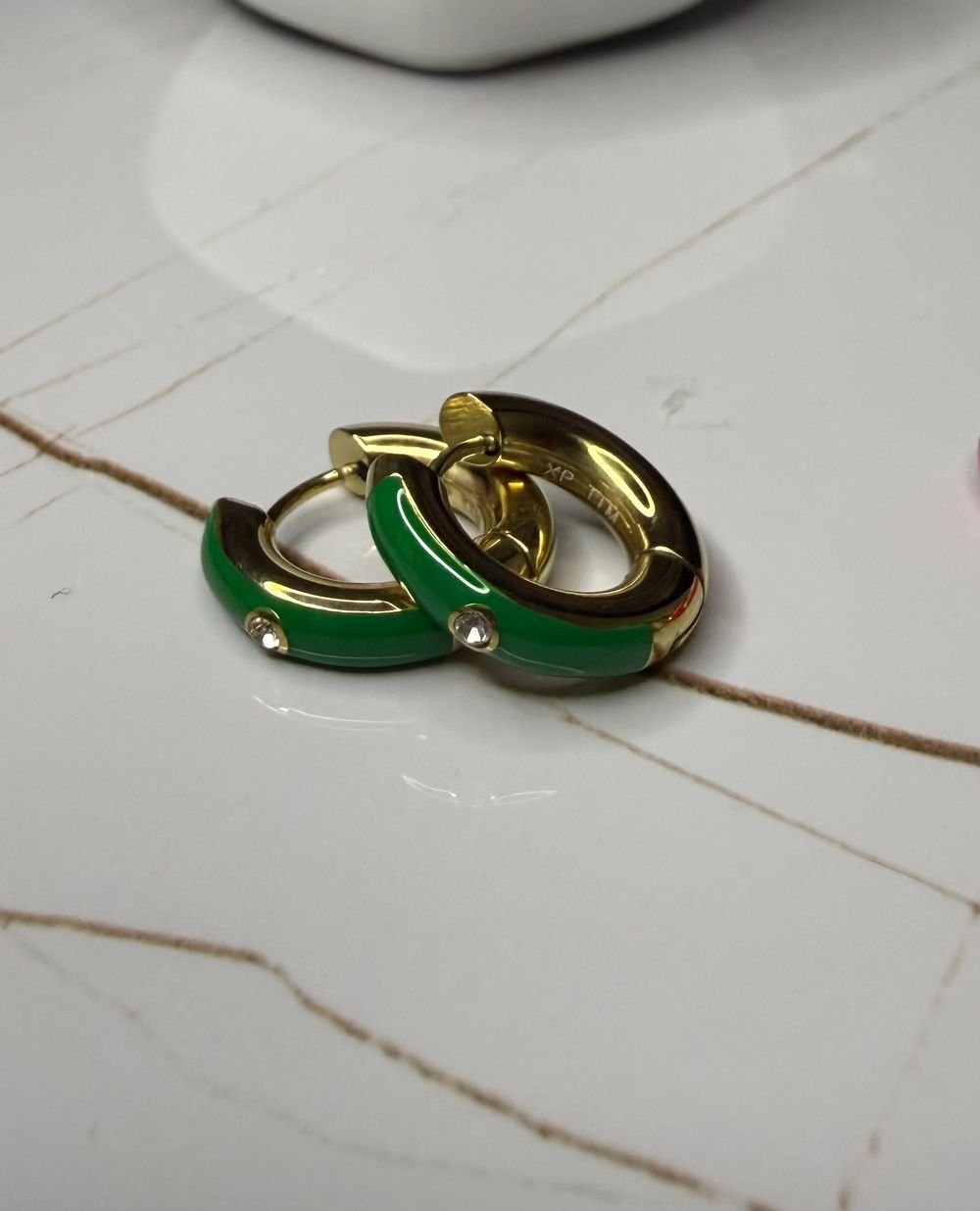 Aretes Argollas Verde Esmeralda en acero inoxidable
