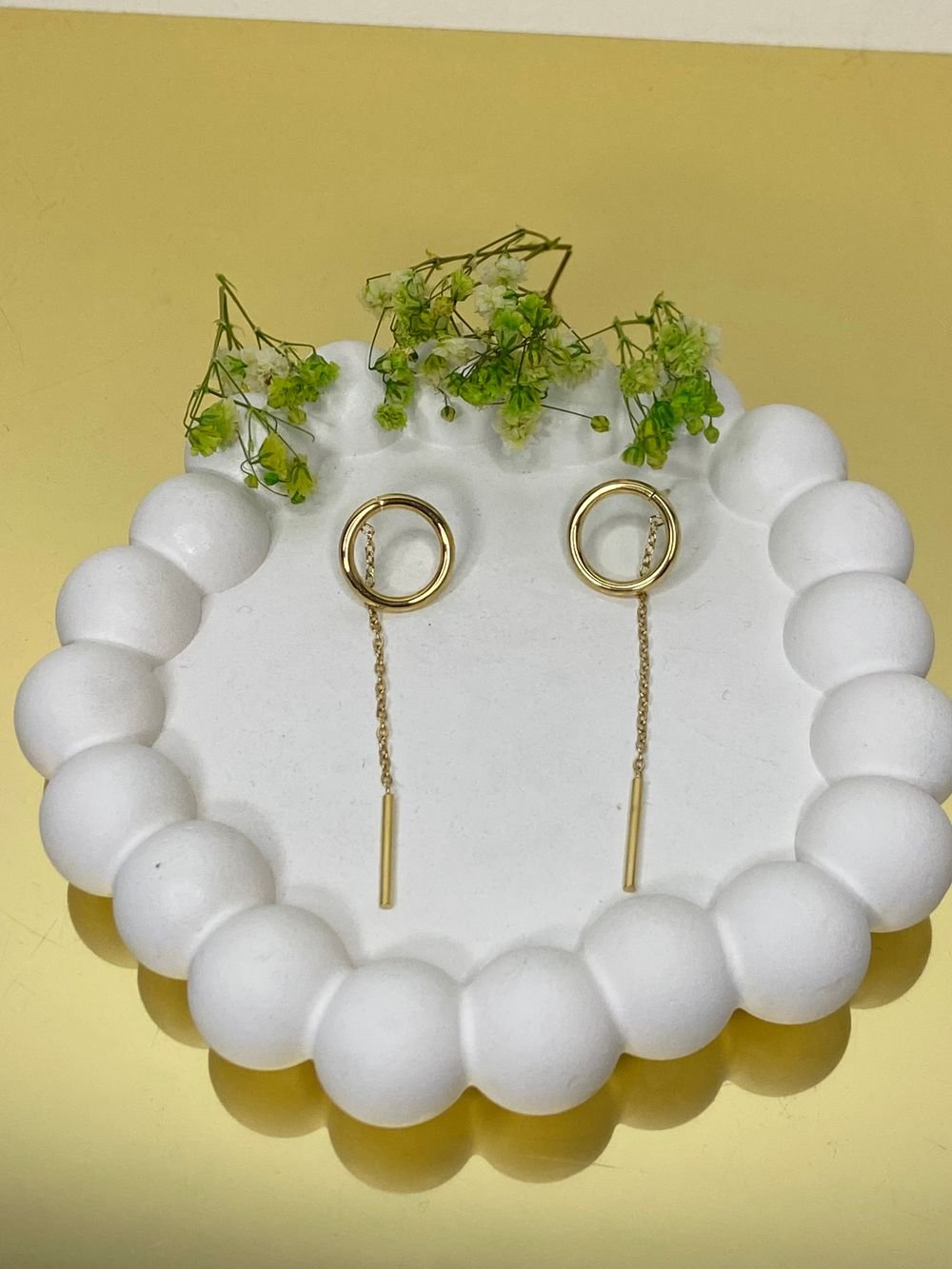 Aretes Círculo Lineal Dorado en acero inoxidable