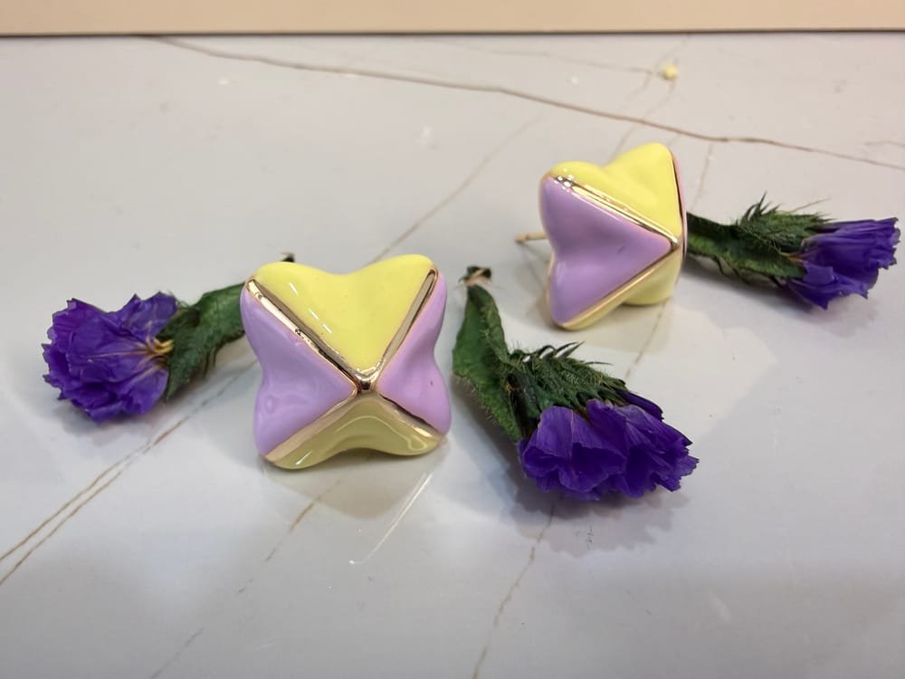 Aretes Estelar Pastel Dorado en acero inoxidable