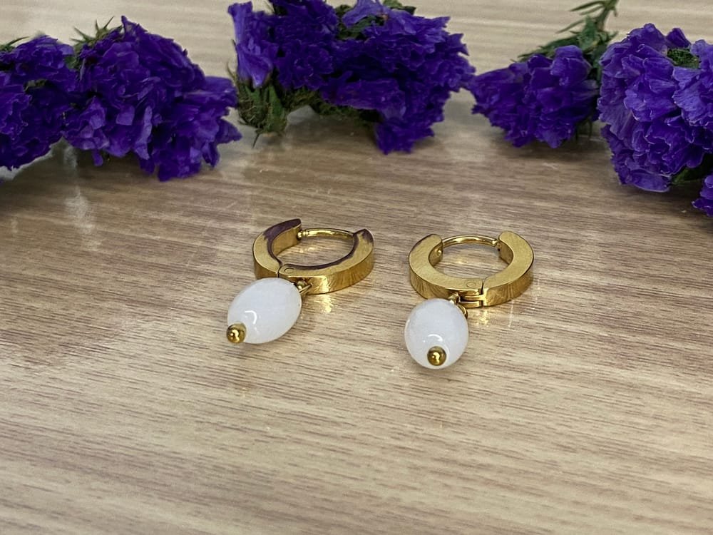Aretes Gotas Perla Dorado en acero inoxidable