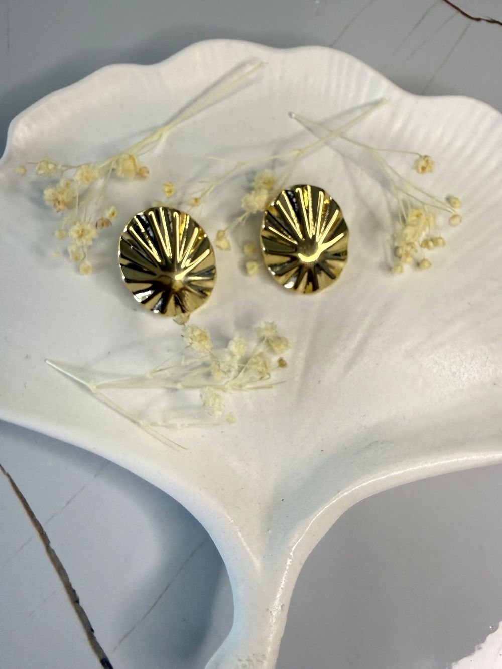 Aretes Rayos Sol Dorado en acero inoxidable