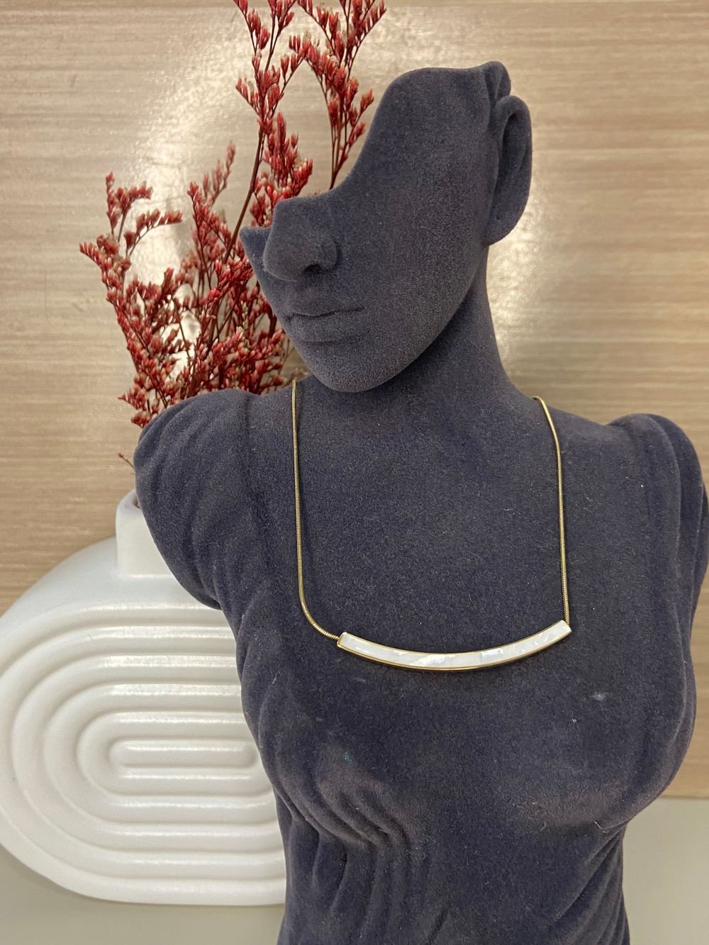Collar Minimalista Nácar Dorado en acero inoxidable