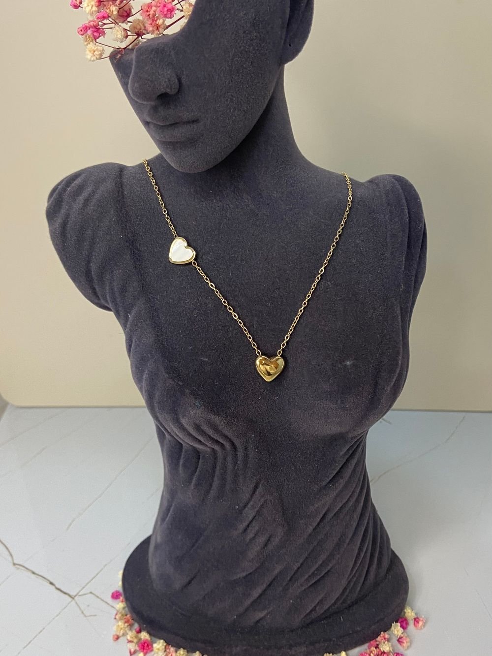 Collar Corazones Nácar Dorado en acero inoxidable