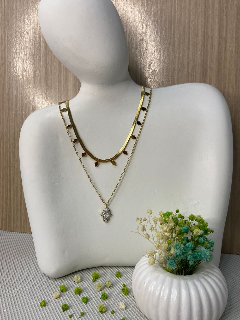 Collar Doble Mano Dorado en acero inoxidable